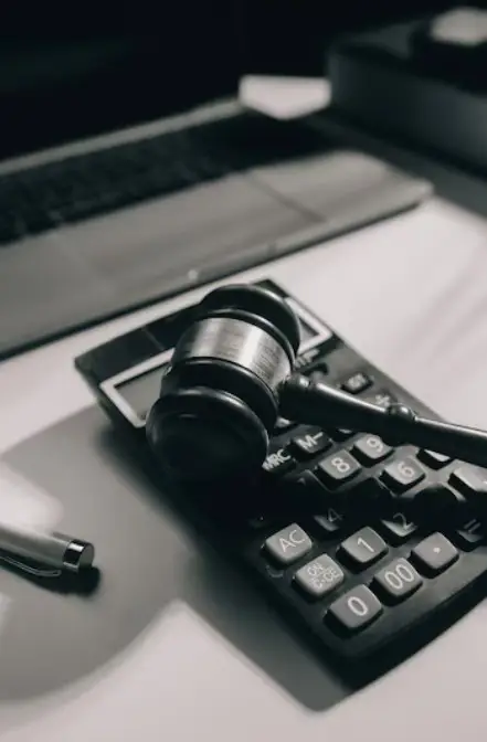 abogados derecho tributario mijas